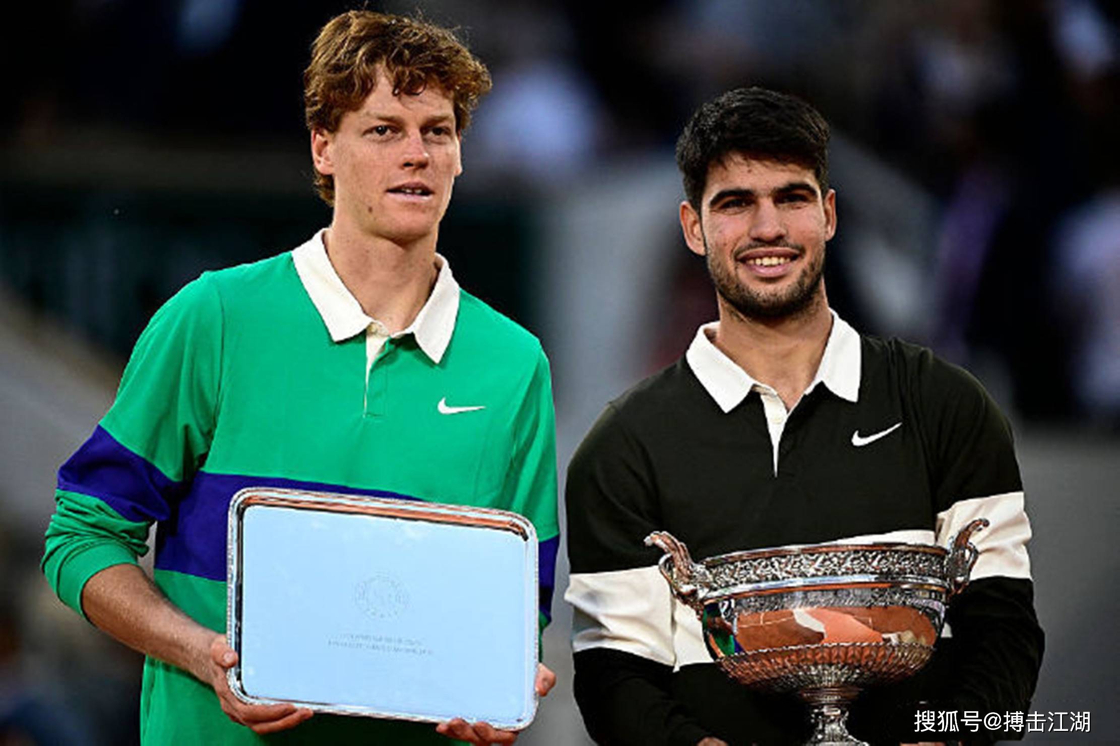 朝下迈出稳 朝下迈出稳